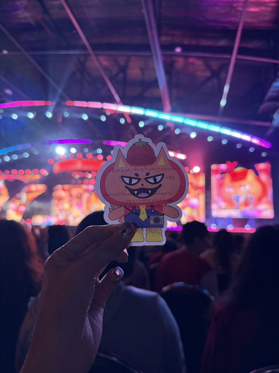 serlixia tweet media