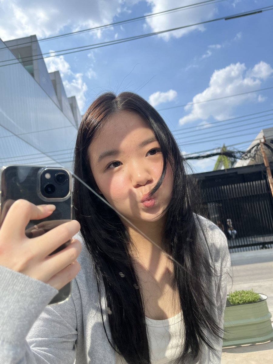 21◞✿ tweet media