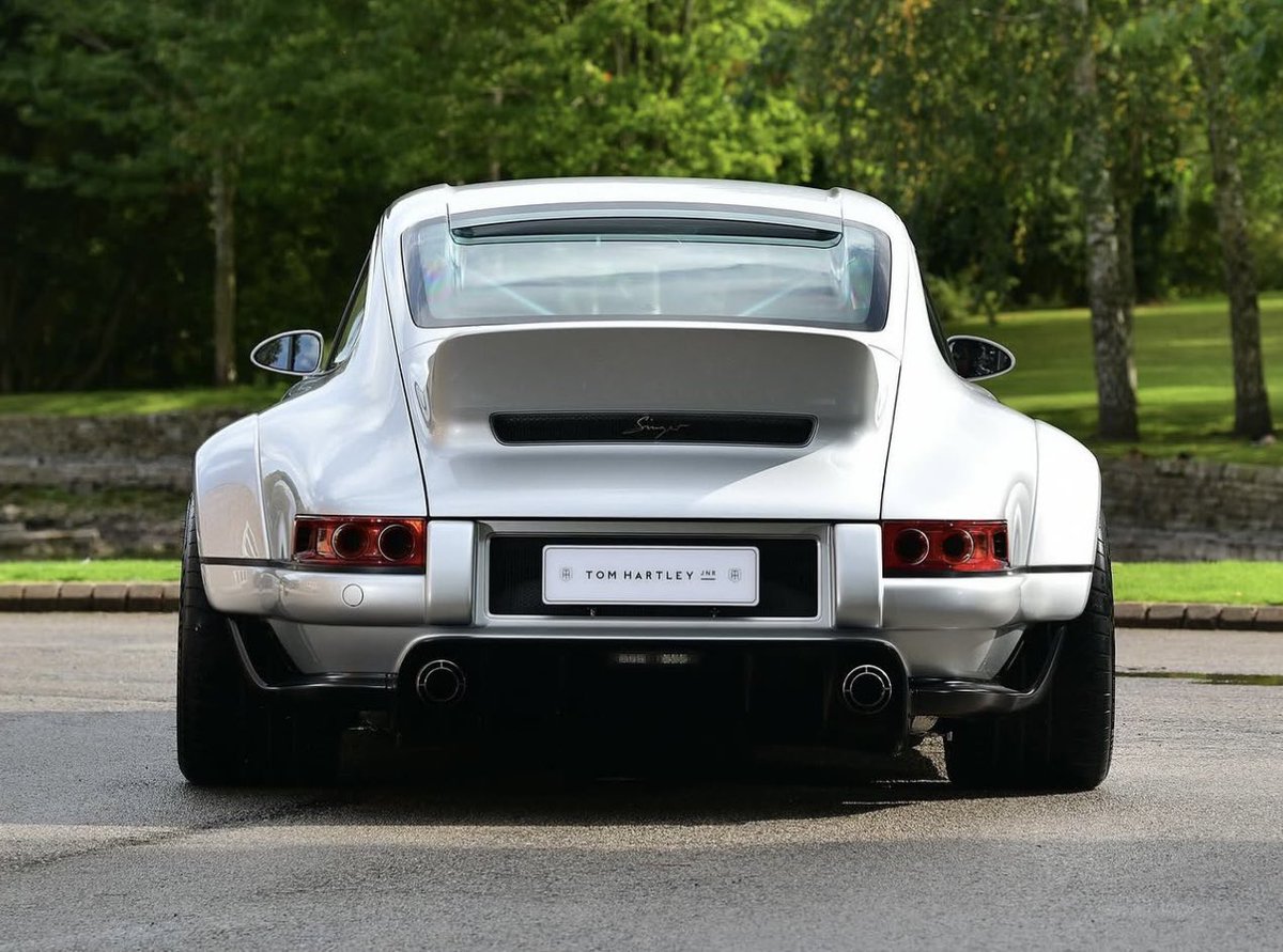 Porsche Club tweet media