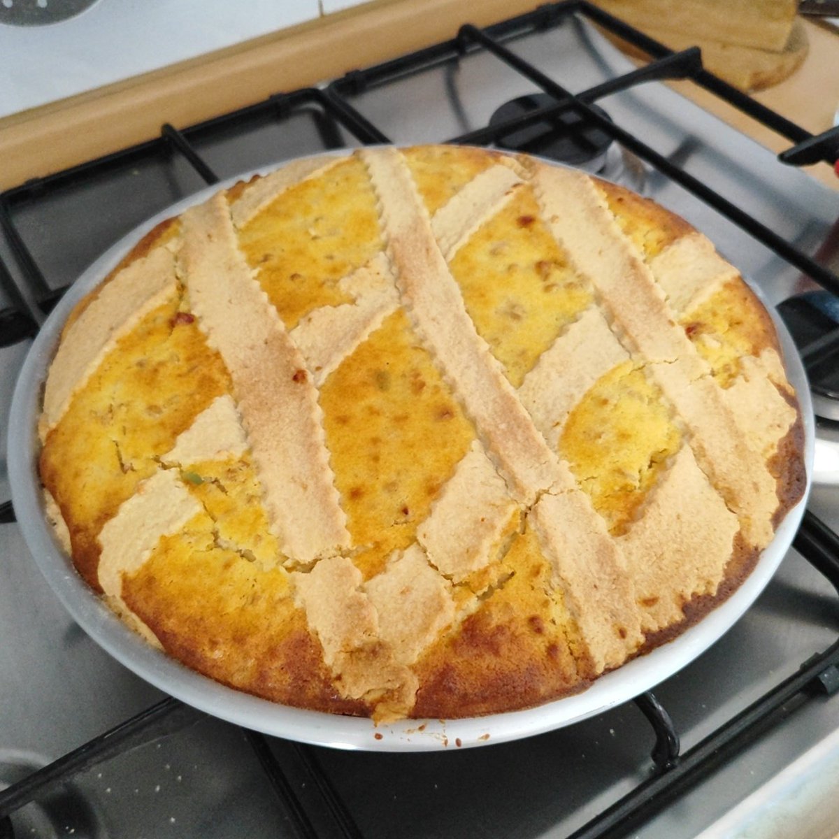 gfmurta's tweet photo. #Pastieranapoletana pronta oggi lo #Chef ha fatto il #Pasticcere 😂😂😂 https://t.co/DeTzvuV4xI