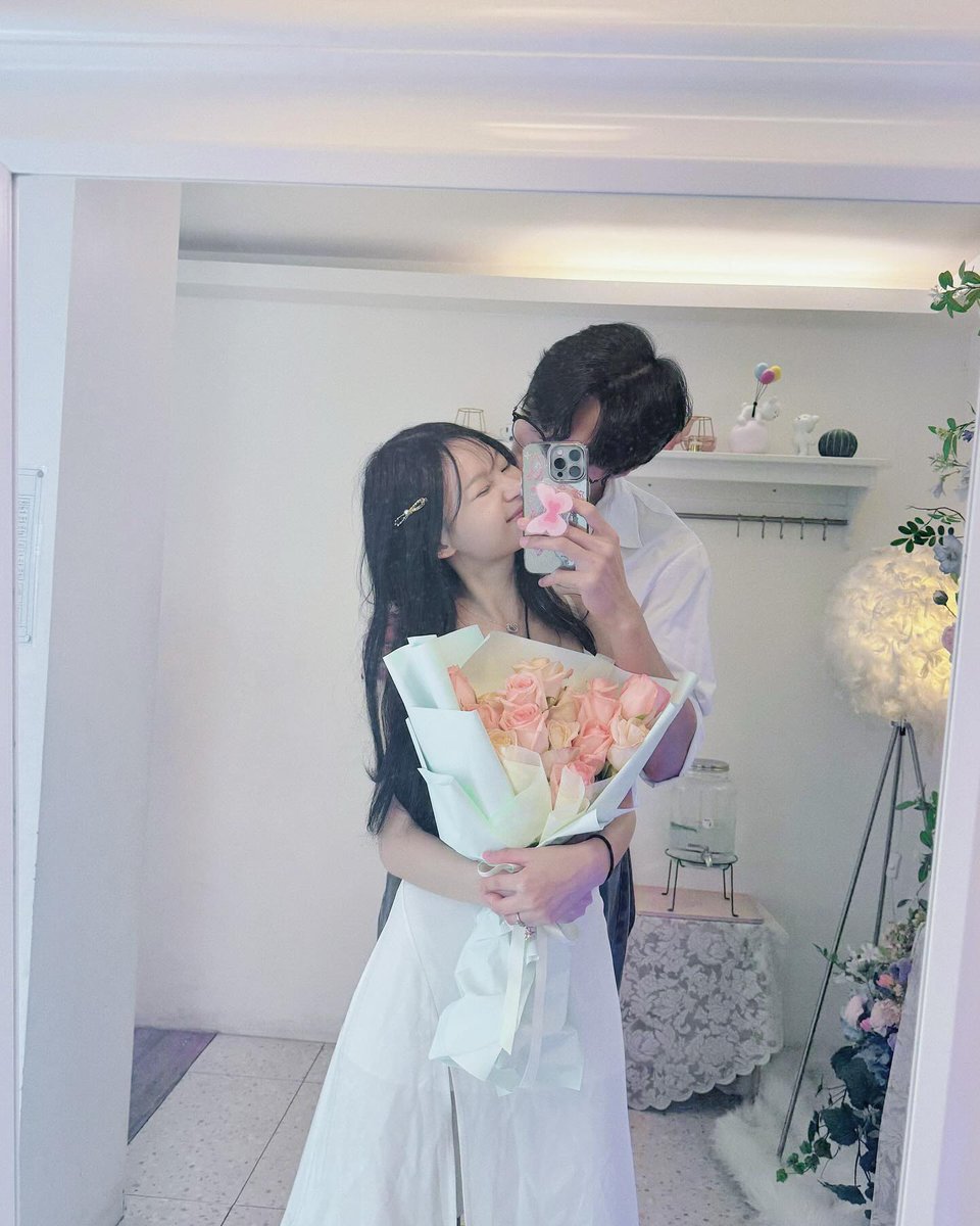 Emma Louise tweet media