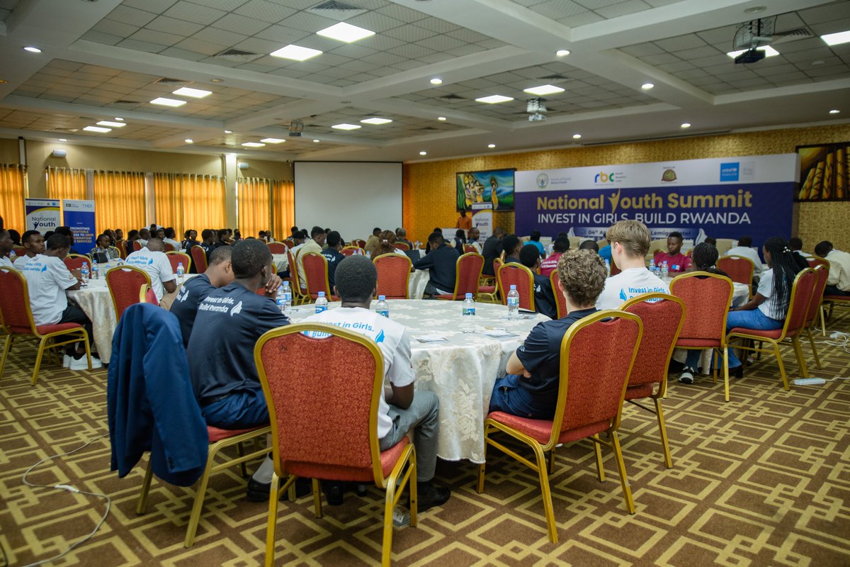 medsarday2024's tweet image. 🚨Happening Now🚨

NATIONAL YOUTH SUMMIT: The MC has kicked things off with high energy, filling the room with excitement as youth, partners, and guests gather for an inspiring day of discussions and engagement. 
#NationalYouthSummit 
#YouthVoice