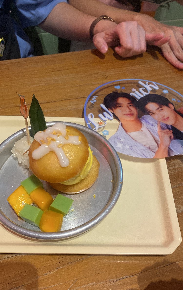 ff˚✧ 🎀✨ tweet media