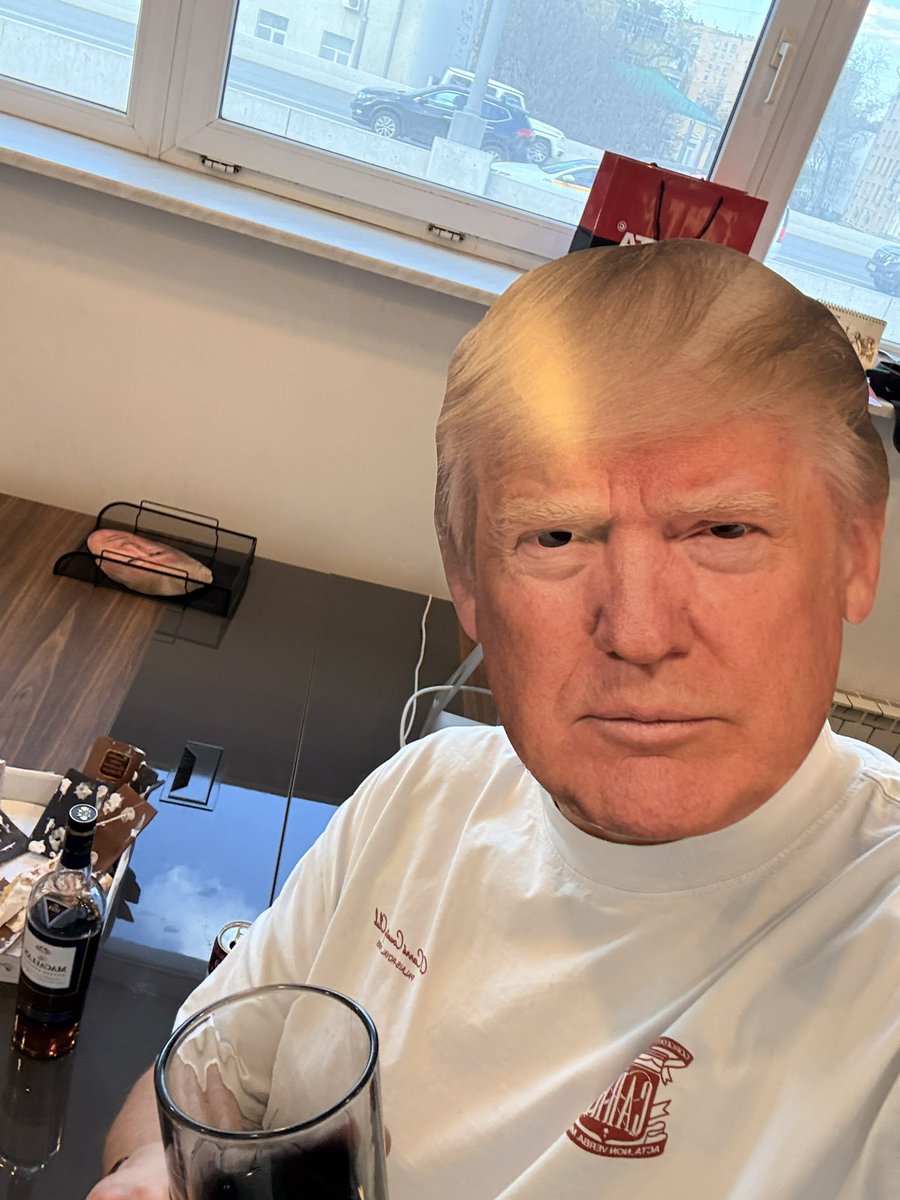 За Ормузкий пролив! Не чокаясь..