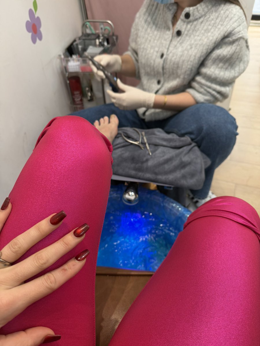 Miss Tess tweet media