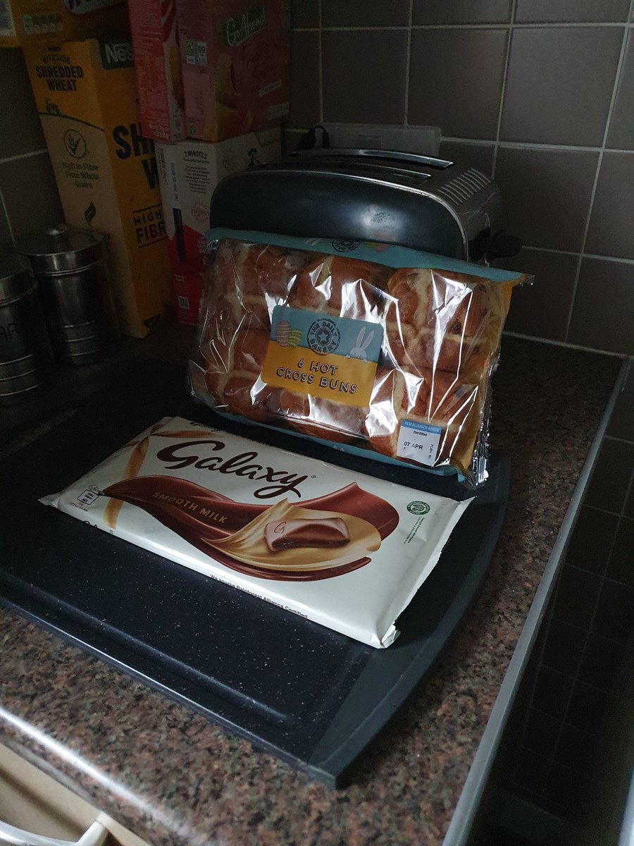 blendlor69's tweet photo. Happy Easter to me 👍🤣 https://t.co/N9uov2yhTr