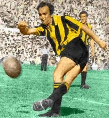 ⚽️ Goleadores oficiales de Peñarol por mes en la era oficial profesional:

Ene: Morena (19)
Feb: Pacheco (14)
Mar: Morena (33)
Abr: Morena (34)
May: Morena (33)
Jun: Morena (28)
Jul: Morena (38)
Ago: Míguez (25)
Set: Morena (38)
Oct: Morena (37)
Nov: Morena (48)
Dic: Morena (30)