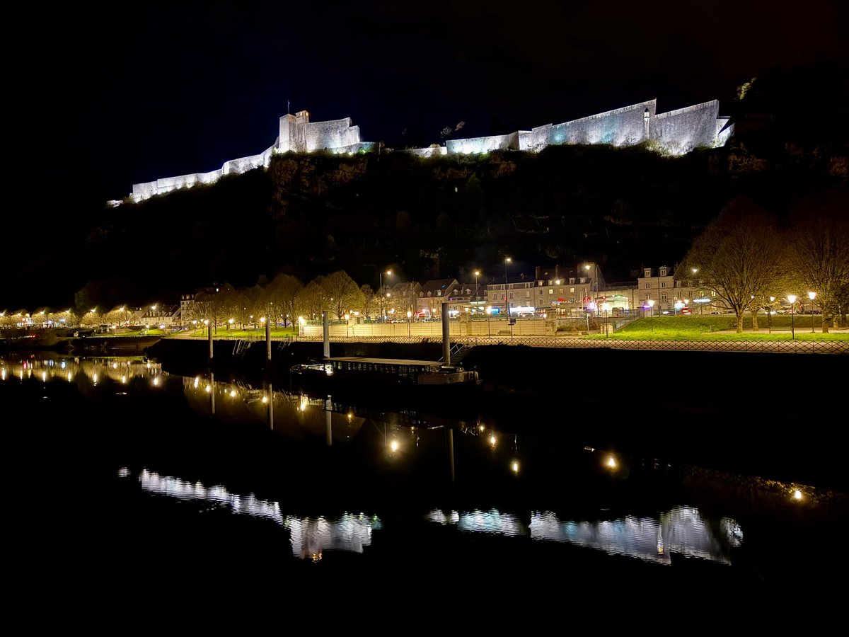 Le Parisien tweet media