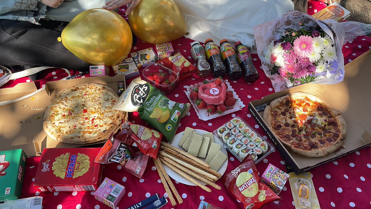 🎧🩶 tweet media