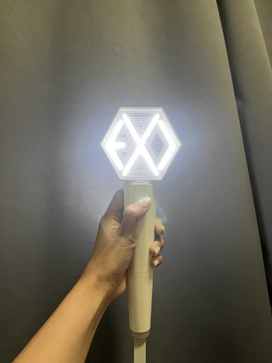 1547Kwan's tweet photo. 🎀ส่งต่อแท่งไฟ ver.3 900รวมส่ง🎀
ซื้อเก็บตั้งใจจะไปคอน 6 แต่ไม่ได้ไป🥹
✔️สภาพแท่งไฟดีหมด แต่ฝากล่องมีรอยนิดหน่อยไม่มีผลต่อการใช้งาน 

สนใจ DM เลยงับ

#คอนexo
#แท่งไฟexo 
#EXhOrizon_in_BANGKOK https://t.co/4e071HiZFM