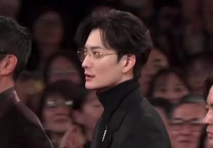 연장자 tweet media