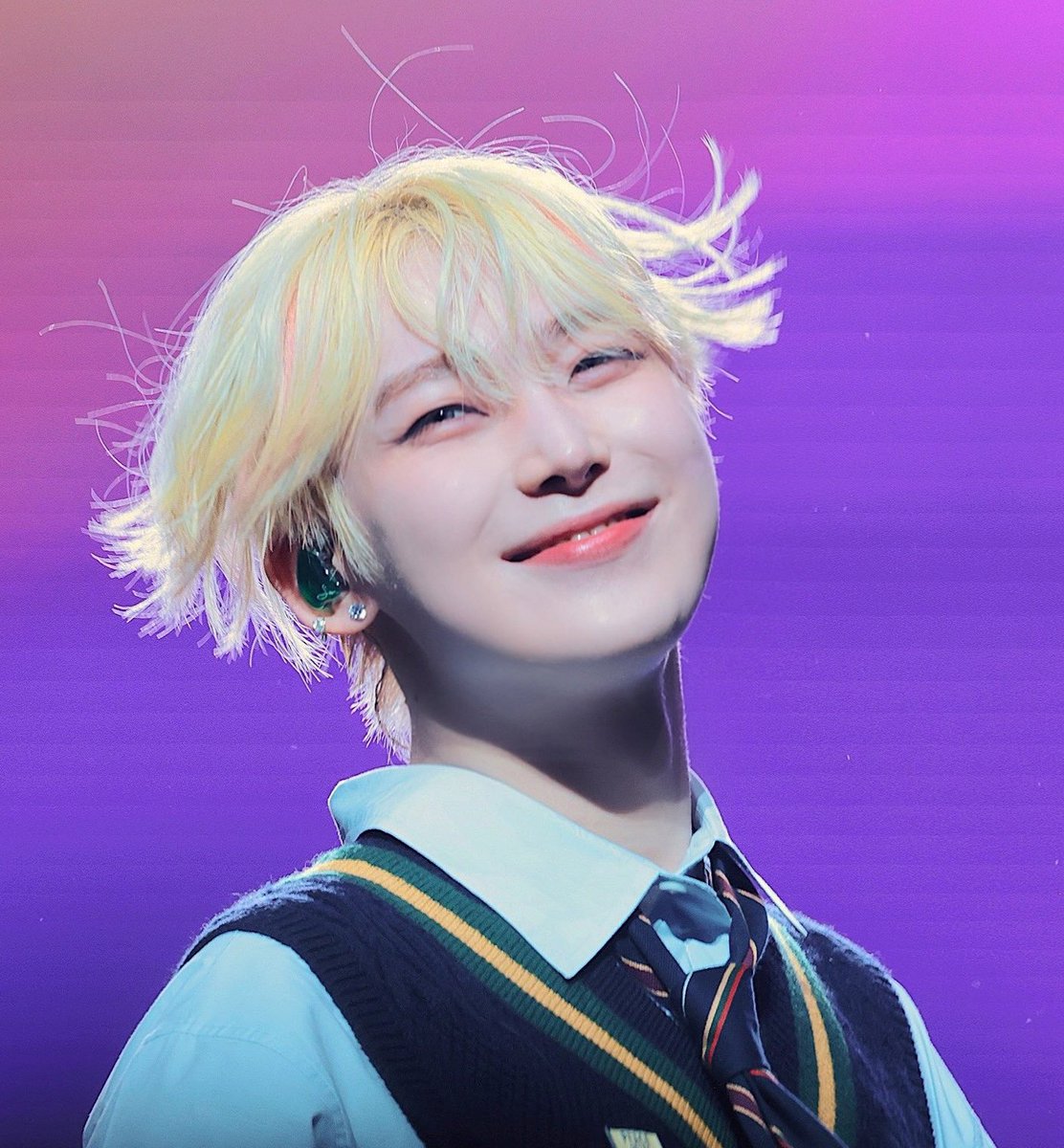 🦊🌻 | fan account tweet media