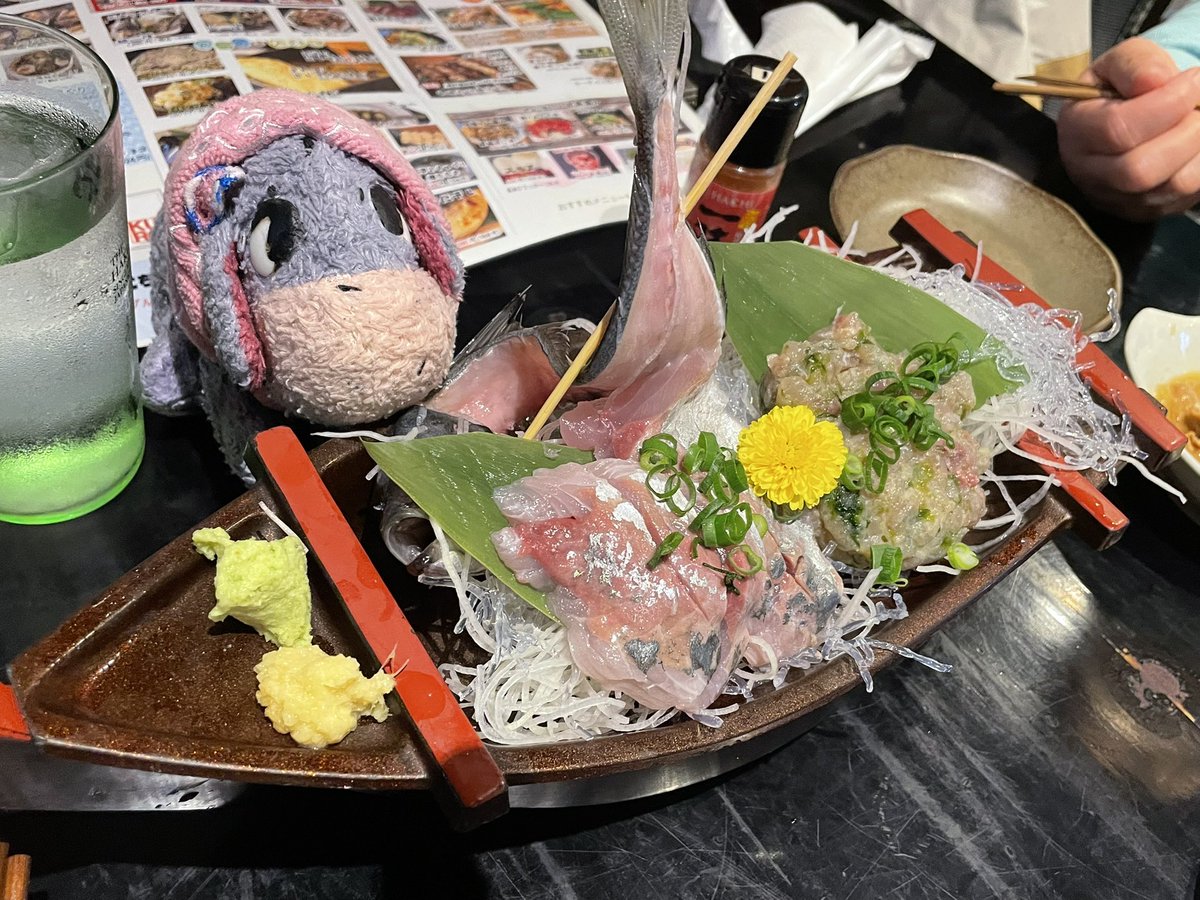 chibi_103's tweet photo. 木更津はまだまだ行ったことがない名所が多くあり、証誠寺、富士見大橋からの夕景、房総のラーメン屋巡りなど未体験なものがあるので今後の楽しみにしておきます。ラストはさかなや くろさんで地元の魚やあさり酒蒸し、茹で落花生、アジフライなどを美味しくいただきました😋 https://t.co/xiHFgonxN4