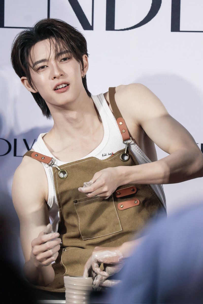 bmybae🌙 tweet media