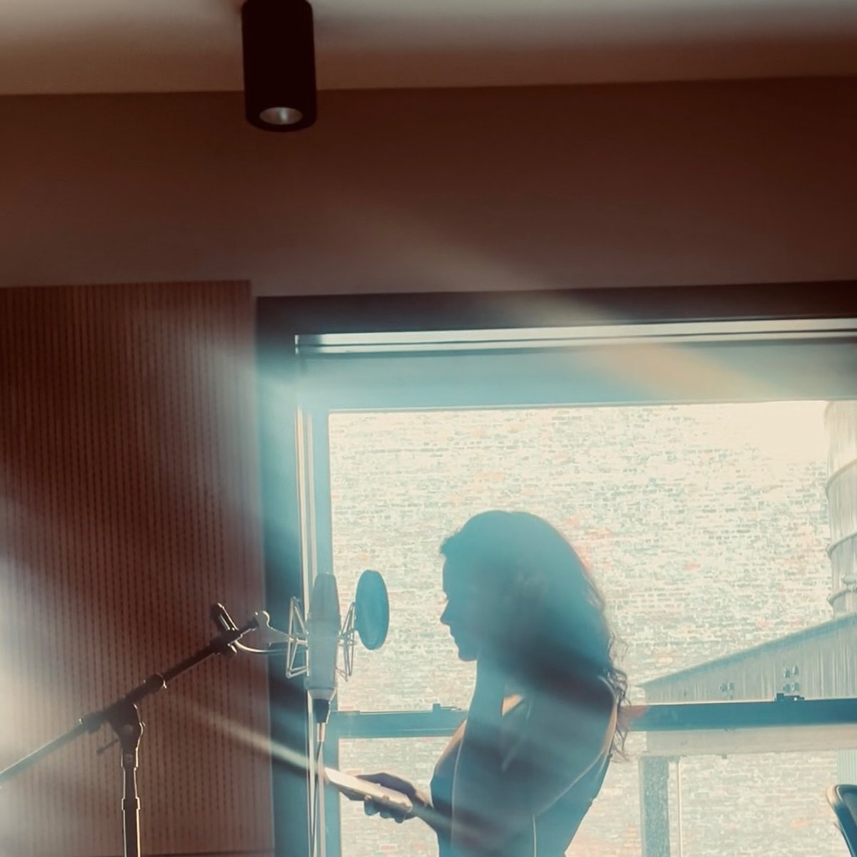 Simone Ashley Brasil tweet media