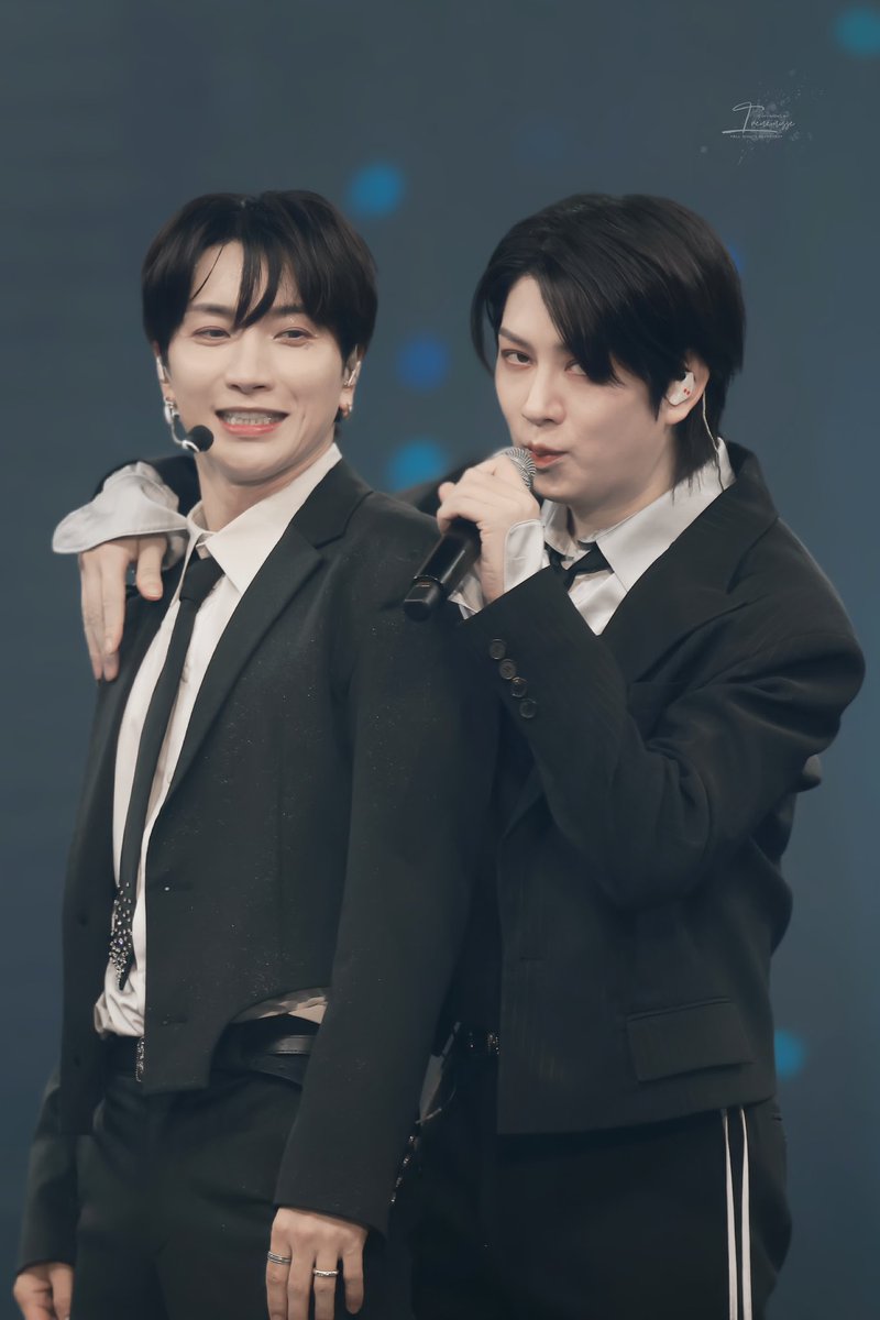 irenemusse's tweet photo. 260404 SUPER JUNIOR
SJ-CORE in SEOUL DAY2

둘이❤️🤍

#SUPERJUNIOR_SS10 
#SUPERJUNIOR #수주 #슈퍼주니어 
#希澈 #HEECHUL #희철 #ヒチョル 
#利特 #LEETEUK #이특 #イトゥク 
#SS10ENCORE #SUPERSHOW #SUPERSHOW10 #SJCORE https://t.co/Ni1JBJu0fg
