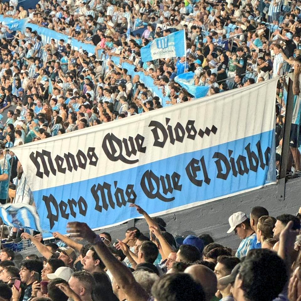 MENOS QUE DIOS...
PERO MÁS QUE EL DIABLO 

¡HOY, CUESTE LO QUE CUESTE! 💙🙏