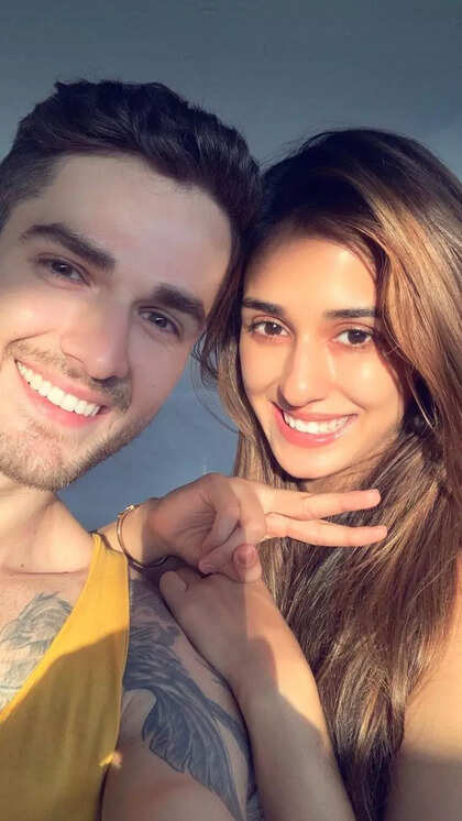 NitinRathod2116's tweet photo. Disha Patani Dating History: 

2013 - Parth Samthaan 🇮🇳
2016 - Tiger Shroff 🇮🇳
2021 - Aditya Thackeray 🇮🇳
2022 - Aleksandar Alex Ilic 🇷🇸
2023 - Jackson Wang 🇭🇰
2026 - Talwiinder Singh Sidhu🇮🇳.....Show more https://t.co/W0R87Glg2Y