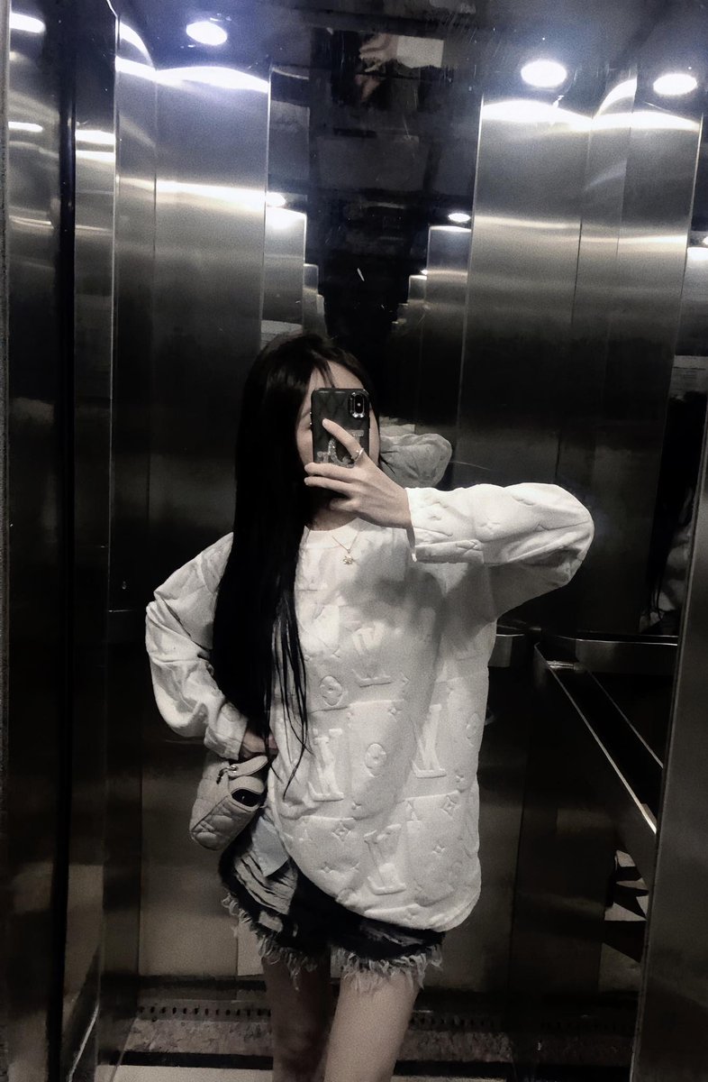 naryy.23 tweet media