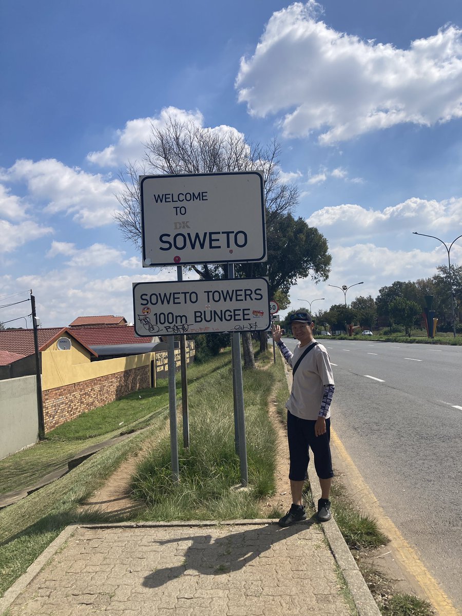 cyu2kun's tweet photo. 南アフリカ到着！🇿🇦

#南アフリカ
#世界一周
#旅 https://t.co/cfhkWPNPvq