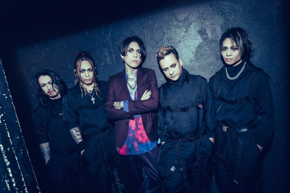 ꙭ҉ᶻⁿ tweet media