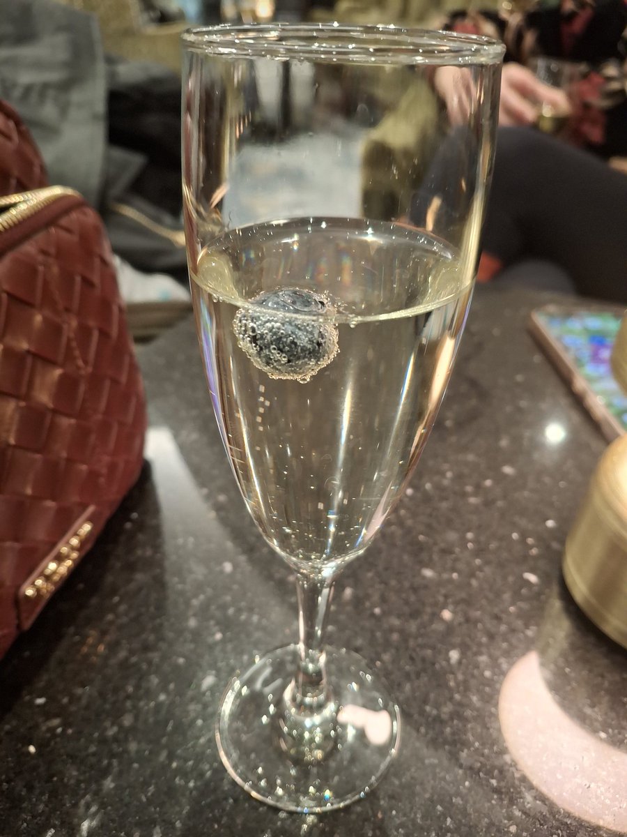 lmck1968's tweet photo. Picture 1 is when i ask my husband to pour me a prosecco and picture 2 is when @europahotel sell me a prosecco 🤨 I've never heard of a blueberry as garnish..next time i could bring my own strawberry🍓 🤣 https://t.co/UxdP2tU8S0