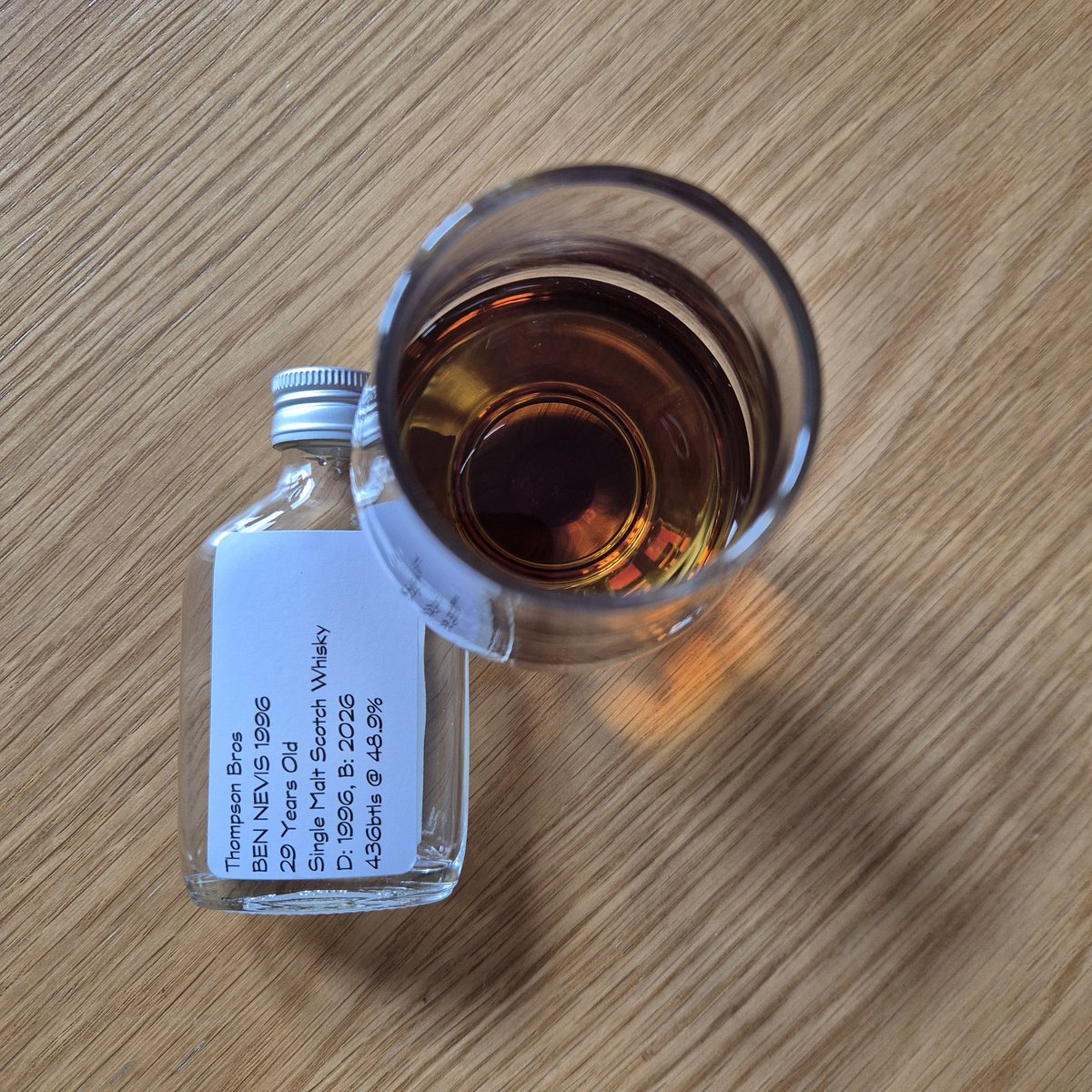 's tweet image. Starting off my birthday #drams with this absolute belter from @DornochDist 🥃🥳.
#birthdaydram #whisky #spoiled #Thompsonbros