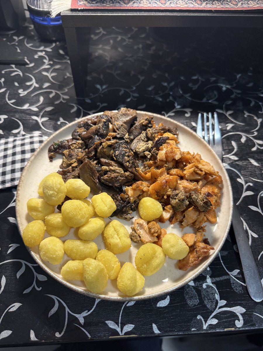 Victoria ✧˖°. tweet media