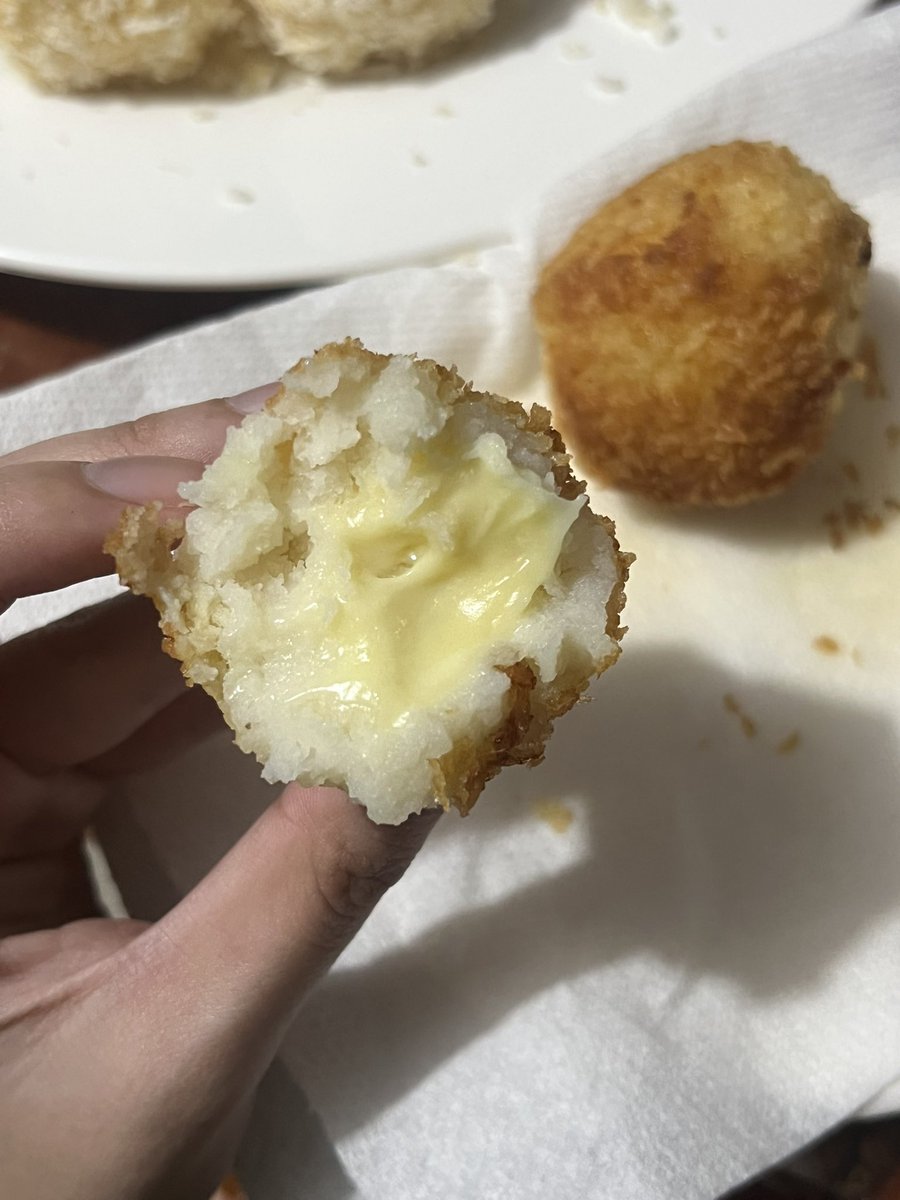 andi 🐰 tweet media