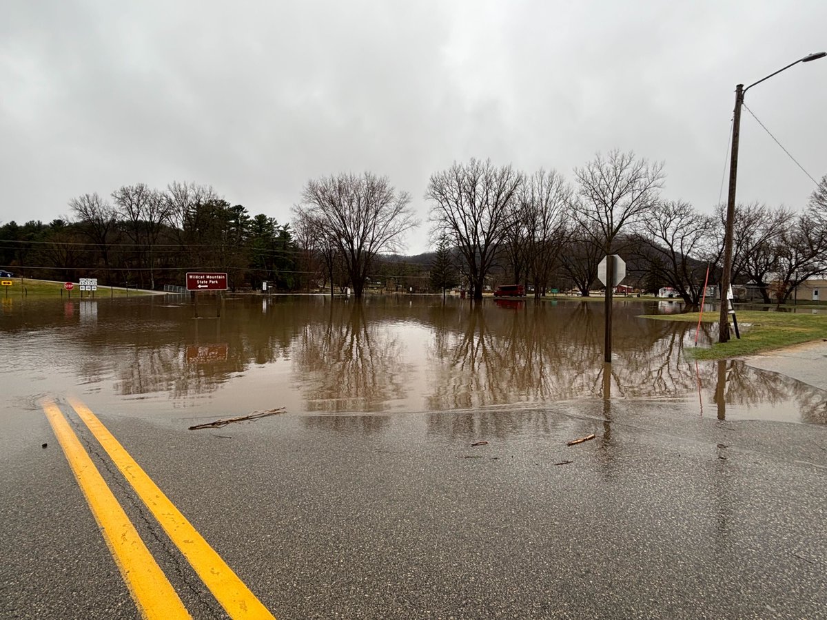 NWS La Crosse tweet media