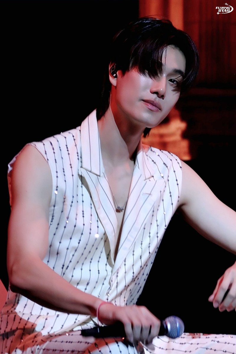 Flying_Star tweet media