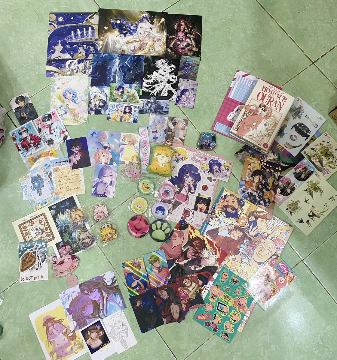 NamiashakiC's tweet photo. Pic 1: all my purchases + gifts from friends π The rest: getting ready before heading to the fes
Had such a great time meeting old friends, everyone was so sweet π€²π#colorfiesta16 https://t.co/JY8sUiEQpA