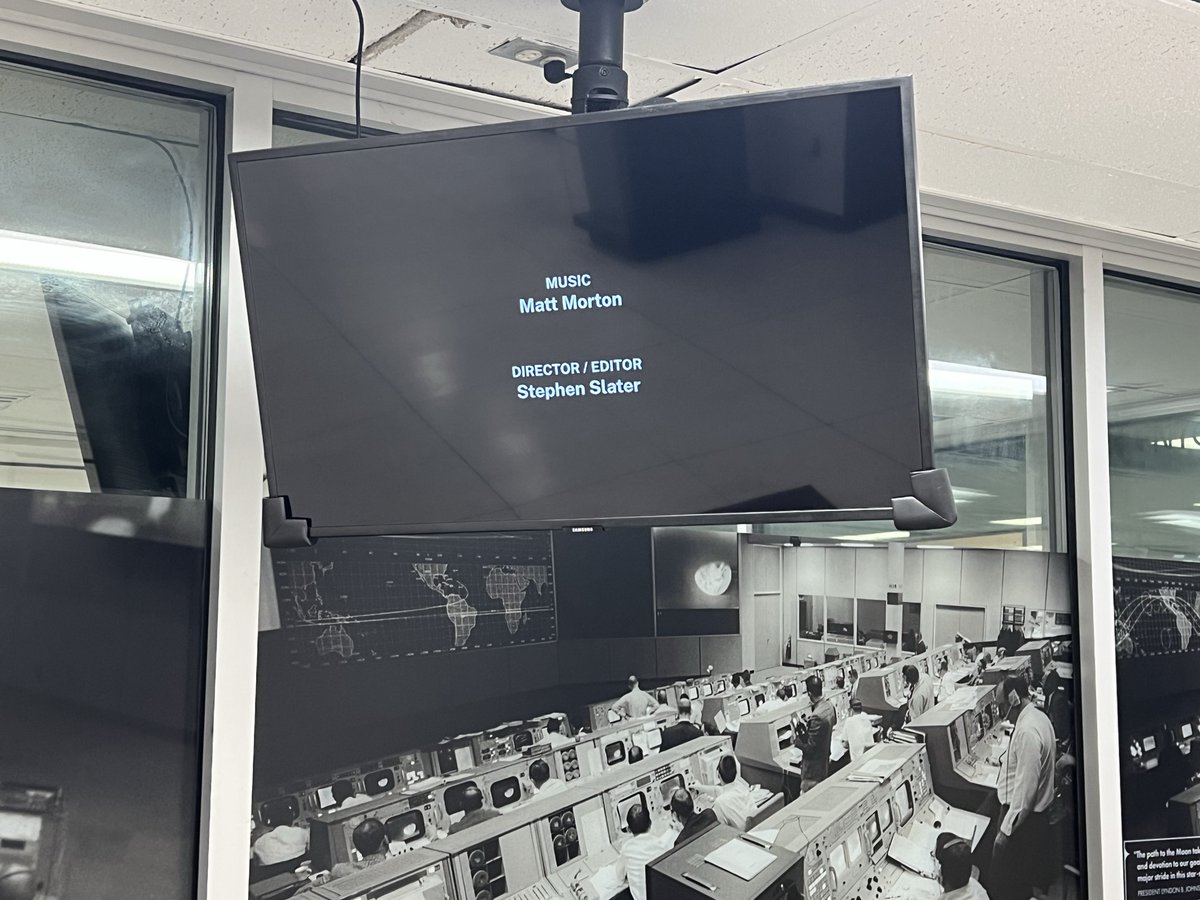steveslater1987's tweet photo. A new short film I edited and directed for @nasa is now showing as part of an exhibit in the Mission Control Center lobby at @NASA_Johnson, a tribute to the pioneering flight controllers who worked in this room, and who continue to make history. 🙌
#nasa #missioncontrol #artemis https://t.co/GaJgiiHTFi