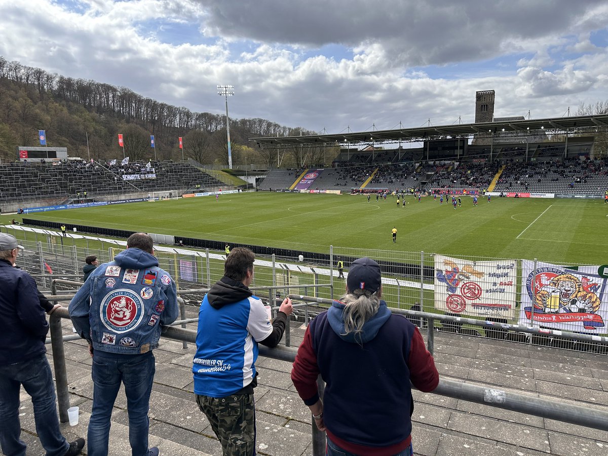 ThomasBrood's tweet photo. De Oberliga komt steeds dichterbij voor Wuppertal https://t.co/f0G5pTMv7y