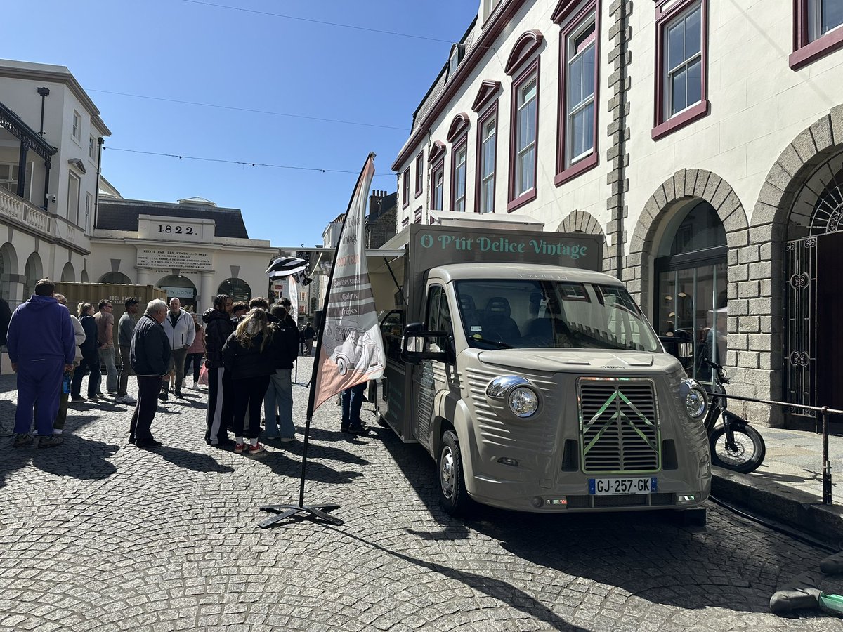 gnsymutterings tweet media