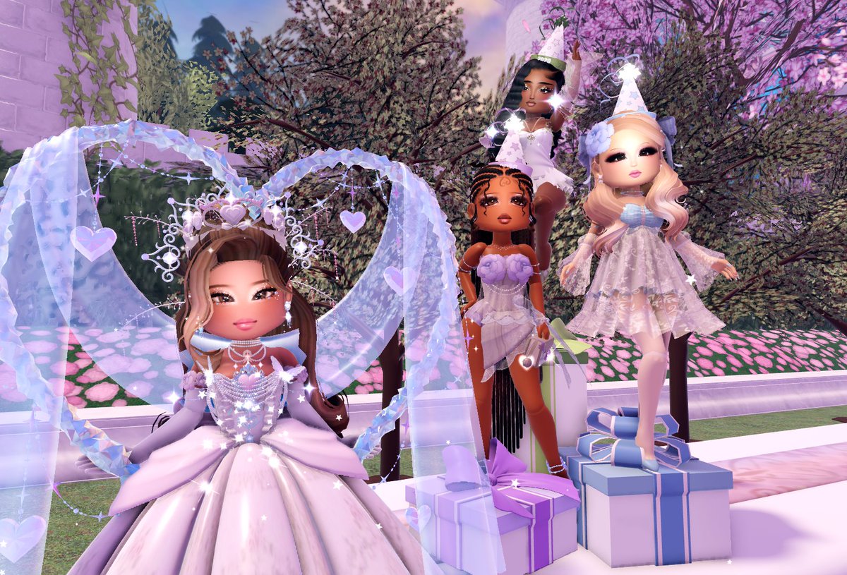 l0vehenni's tweet photo. Happy Belated Birthday to my bestie Adrian. We love you so much. You make all of our days and we are glad you are part of The Girls! ❤️ ✨️ 👑 https://t.co/kuPXqtfBhO