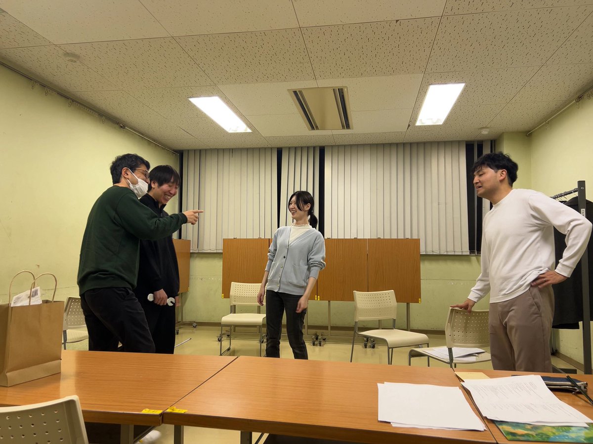 tuecretbase's tweet photo. 今日は『郵便飛行士サンテグジュペリ』の稽古カヨ〜！！

一回一回、新鮮にやっているつもり！
でも上手くいかなかったり
前をなぞろうとして失敗したり
でも確実に何かを掴んで
それぞれの役が物語の中で生きている💓
いい感じカヨ〜

フライヤーが出来上がったので役者から受け取ってくれカヨーー！ https://t.co/92JAeVq2bK