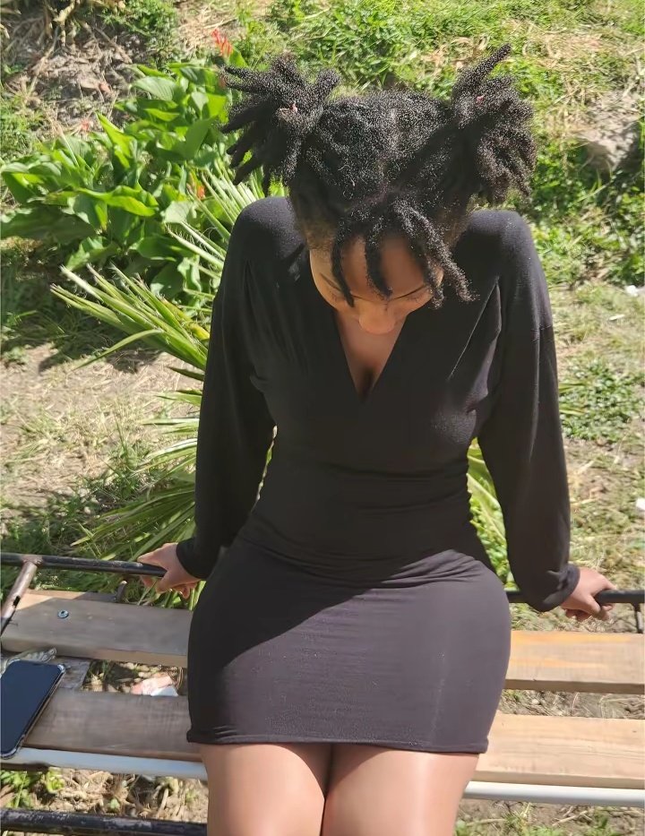 I'm Leyna tweet media