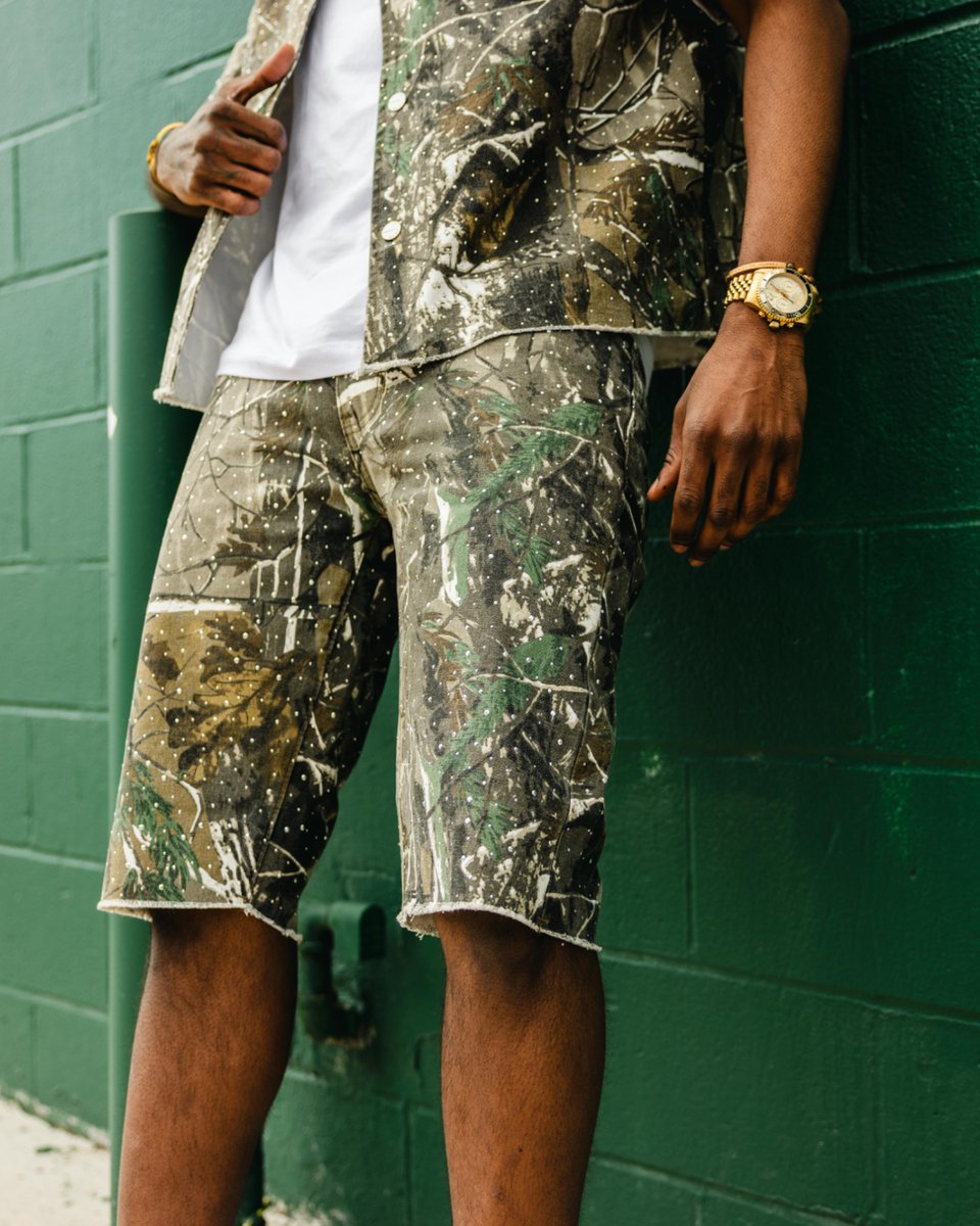 DTLRVILLA's tweet photo. Summer is around the corner. Shop the #FirstRow Rhinestone Canvas Set available in-store and online. 

Link to First Row: https://t.co/Ua4wZqroAr https://t.co/4apzDbXUWQ