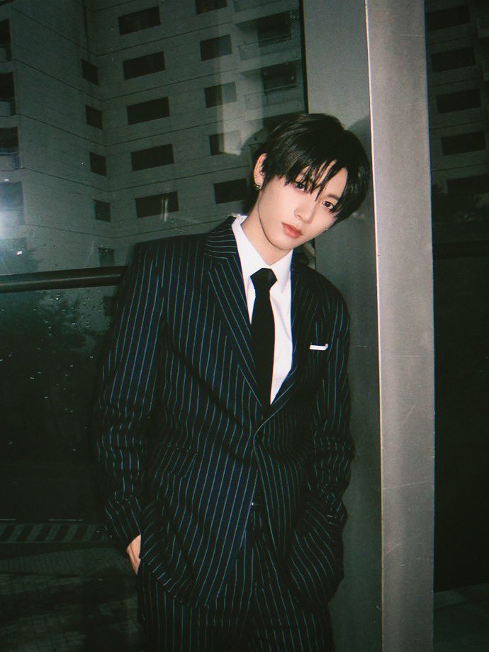 epistolari's tweet photo. #taeshan au

gimana kalau project manager yang super strict dan profesional ketemu model cantik, centil, dan suka flirting tanpa mikir panjang, yang pelan-pelan bikin semua aturan kerja jadi nggak lagi berlaku? https://t.co/txThmJyMqs