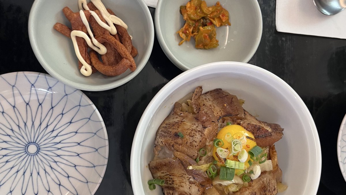 찐따기니 1트만에 뽑았어요 그리고 러프넥 팝업 가서 이뿌니 옷 샀서요 오이지 챠슈김덮밥이랑 차돌들기름막국슈 존맛 추천

오늘 일기 끝