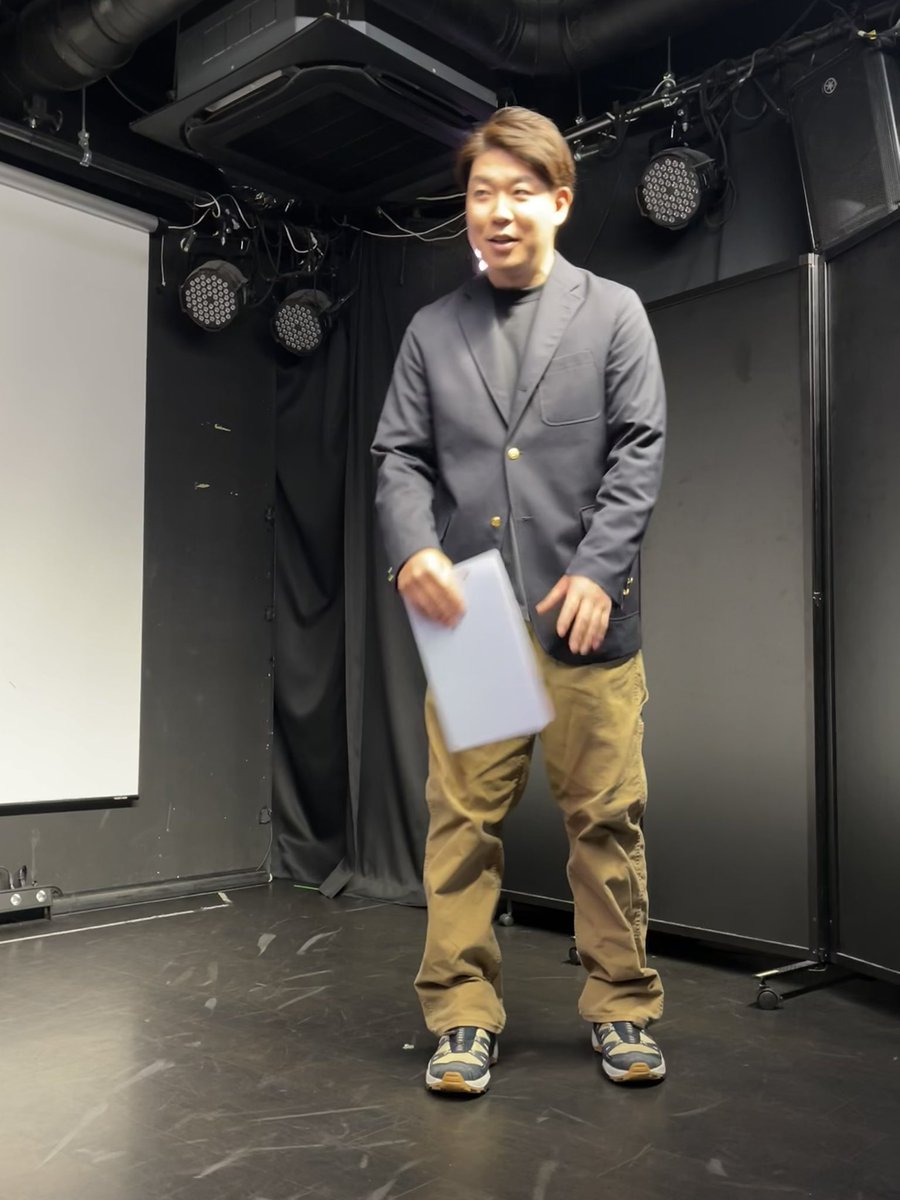 blueshiningmoon's tweet photo. #UPLIVEBEST
#スモーキードライ高野
企画にたかちゃん登場🥰
来月ユニットとは言えコントが見られるのは久々だし期待大✨ https://t.co/Ve8kGlfyQG