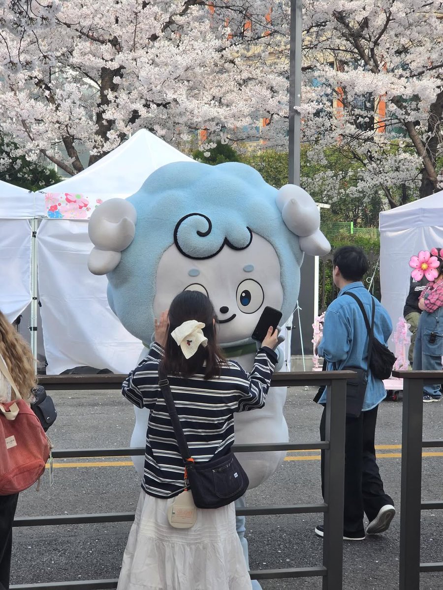 archivemia's tweet photo. [260404] _map.mia.com_ instagram update https://t.co/SnRJyvbcCc