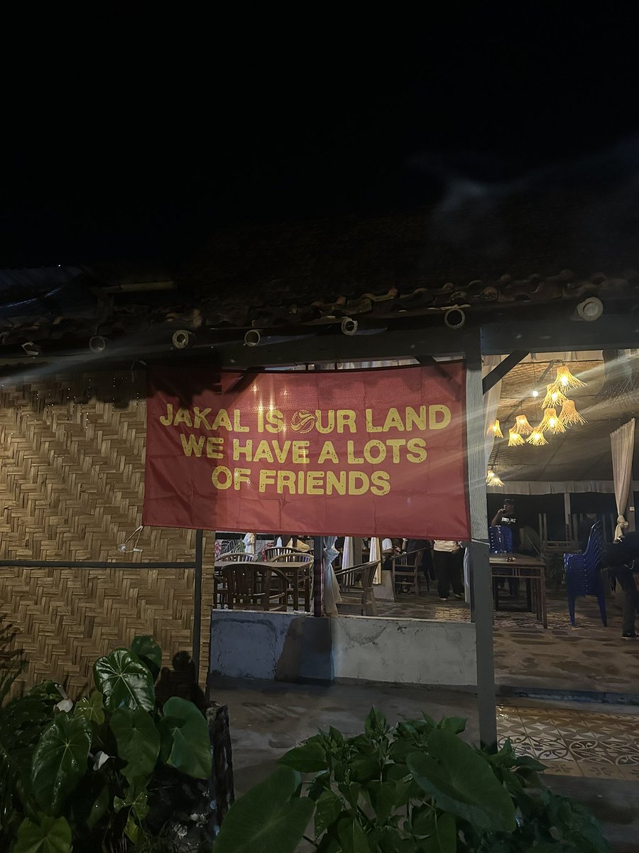 ๐๐.๐ tweet media