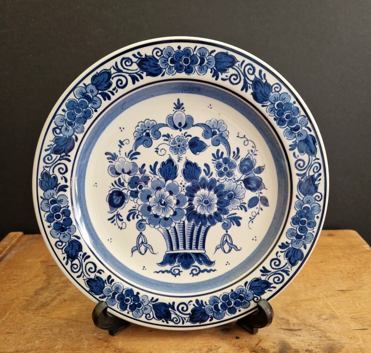 vintage_search's tweet image. Beautiful Blue Delft Pottery available for sale and open to offers 💙

Shop now at &amp;gt;&amp;gt;&amp;gt;
ebay.co.uk/usr/miss_thurs…

#VintageHome #ShopVintage
