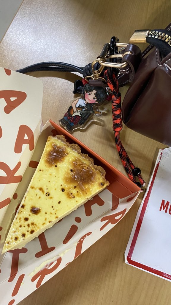 𝜗𝜚 tweet media