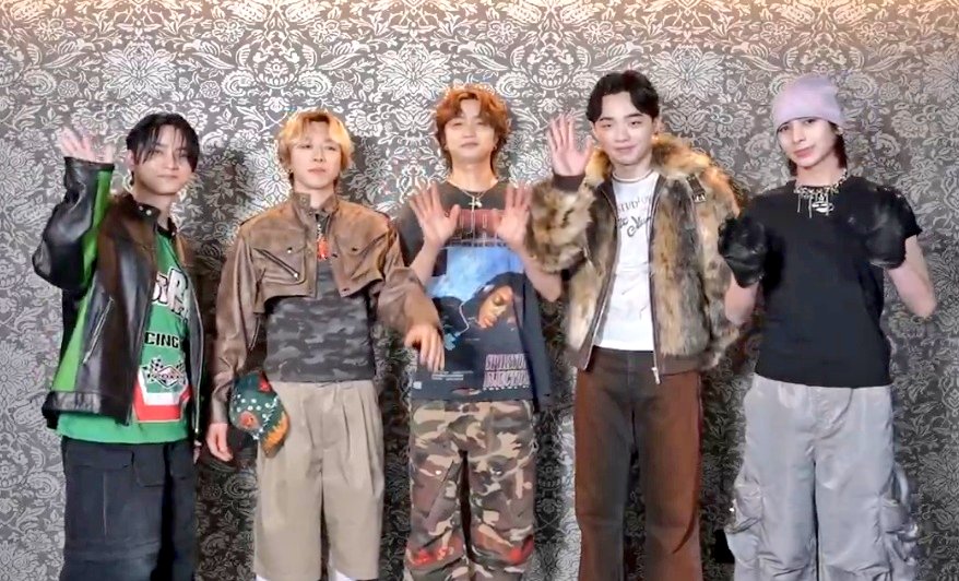 :𝑨 𝒀 𝑨: tweet media