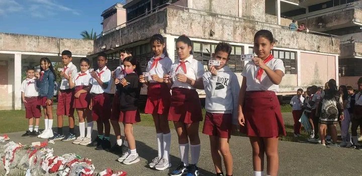 Facultad de Educación Infantil tweet media