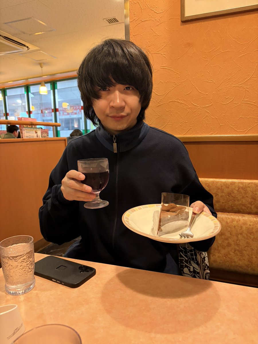 LLLL7777LLL's tweet photo. 【グレイモヤβ Special】でした
 
『嗚呼、この国にグレイモヤβがあってよかった』という感じです………………
幸せです………感謝です…………………

ヤッホイ泉 明日誕生日なので祝った
𝑯𝒂𝒑𝒑𝒚 𝒃𝒊𝒓𝒕𝒉𝒅𝒂𝒚🍷 https://t.co/FelpC8yPjl