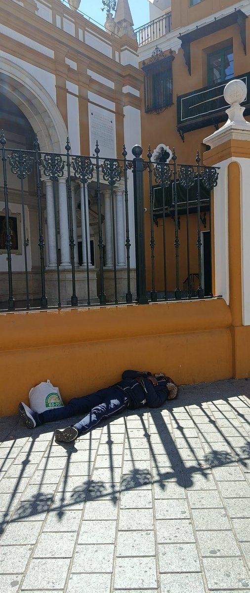 Gente en la puerta para la siguiente salida del 2027.